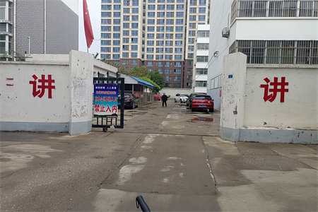 祥云小区3室1厅1卫82㎡带车库